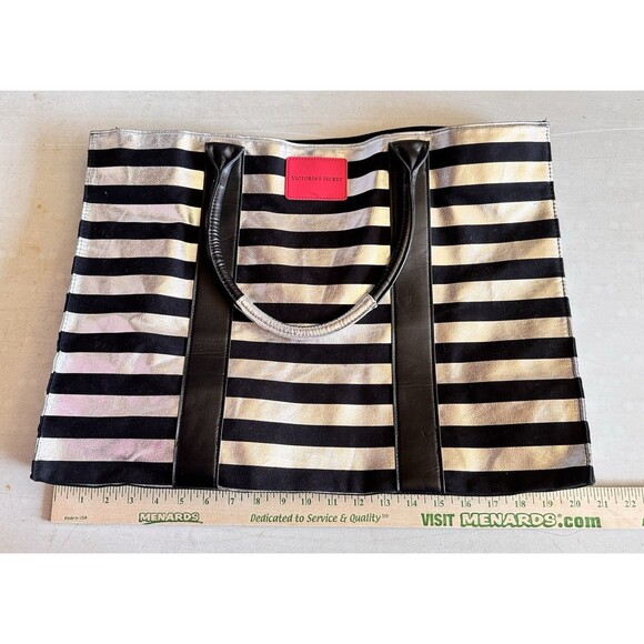 Victoria's Secret Black Metallic Sliver Weekender Bag Travel Vacation Beach Work - Picture 6 of 8